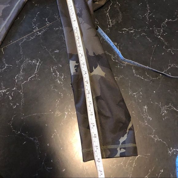 Lululemon high / low. Crops - Picture 7 of 7